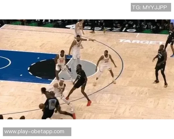 里德表现出色但仍需提升11投7中斩获18分7篮板2助攻1抢断1盖帽三分球命中率待加强